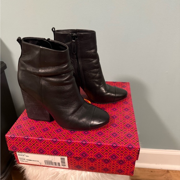 TORY BURCH Grove 100MM
Bootie Black Leather - Picture 3 of 7